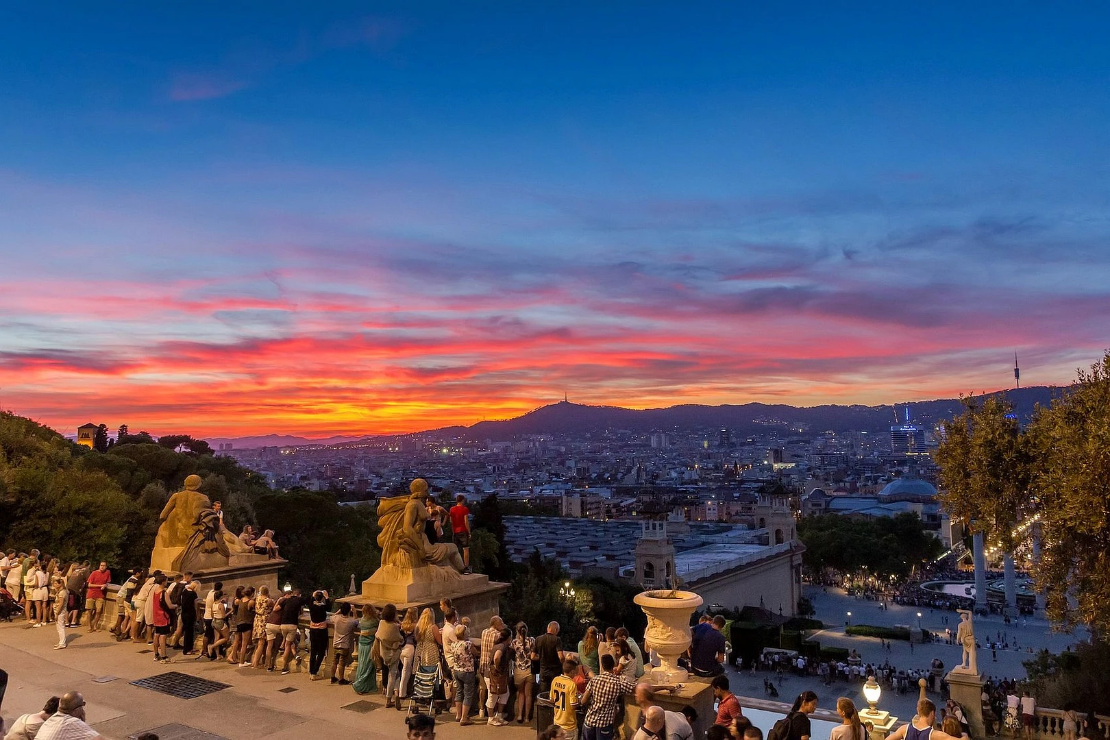 Guía Completa de Montjuïc en Barcelona: Qué ver, Ruta, Mapa y Miradores (2026)